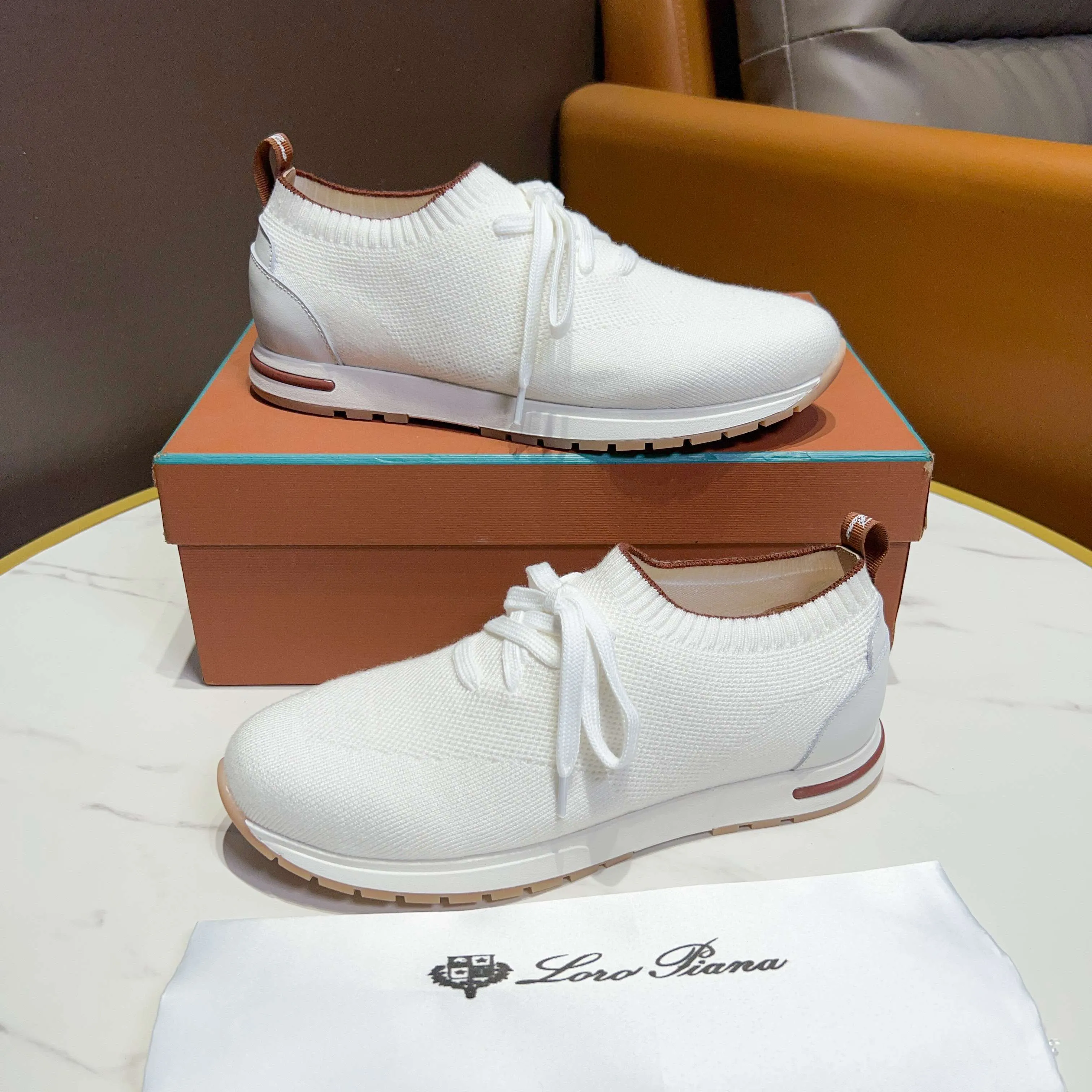 Factory price 400💰 (Loro men's shoes💰iana) New moccasin shoes official website original 1:1 mold opening, original quality💯Fine workmanship, high-end luxury☘The upper is made of original waterproof treated breathable fly-woven suede🌴Luxury🐂Leather lining🍓Rubber wear-resistant and non-slip outsole, size 38-44 (size 45 can be customized)